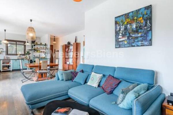 Ensemble de biens immobiliers: Maison + T2 + Dépendance