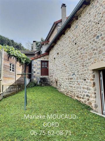 Beauzac 43590 Belle maison de caractère en pierre 3 chambres plusieurs dépendances sur 600m² de terrain