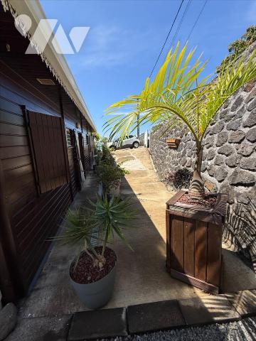 PETITE ILE maison T4 avec vue mer et piscine