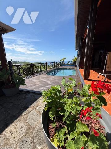 PETITE ILE maison T4 avec vue mer et piscine