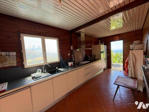 PETITE ILE maison T4 avec vue mer et piscine