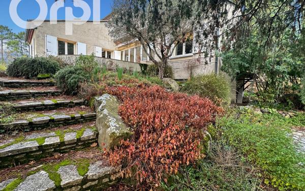 Maison à vendre    6 pièces •  Ucel