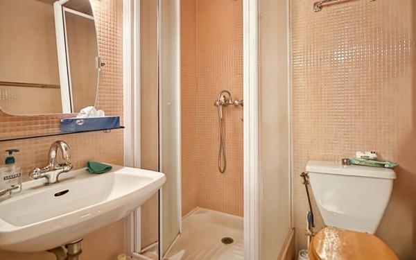 Maison à vendre    6 pièces •  Ucel