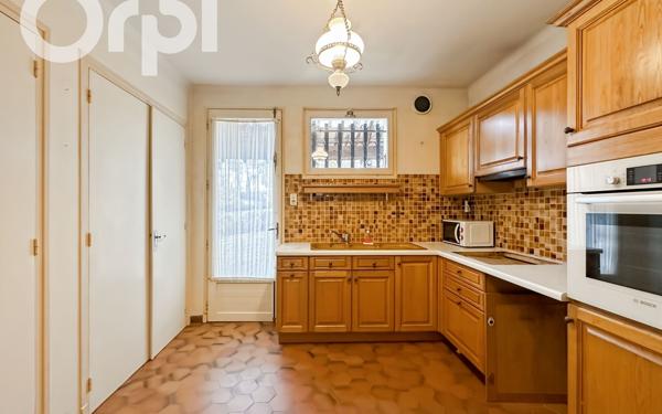 Maison à vendre    6 pièces •  Ucel