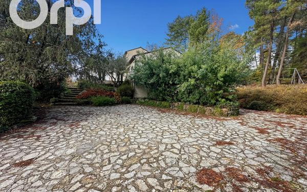 Maison à vendre    6 pièces •  Ucel