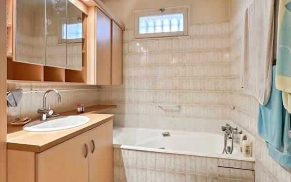 Maison à vendre    6 pièces •  Ucel