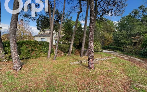 Maison à vendre    6 pièces •  Ucel