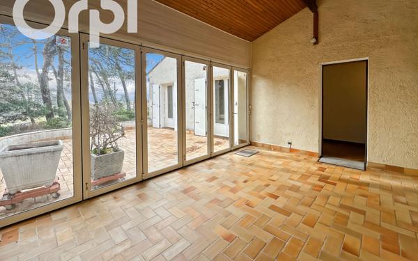 Maison à vendre    6 pièces •  Ucel