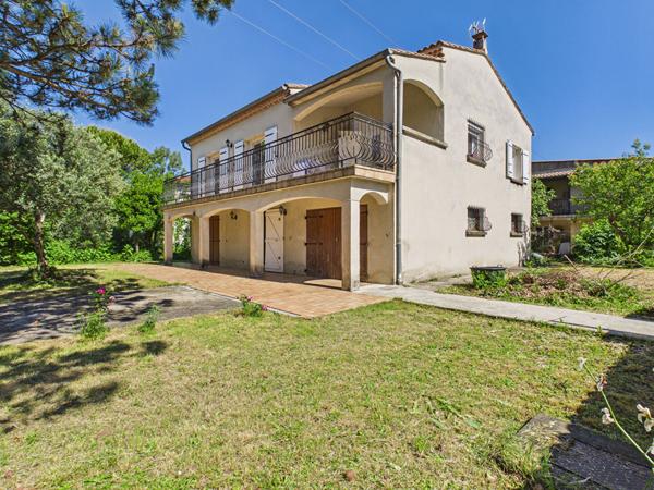 Maison Montelimar 8 pièce(s) 115 m2