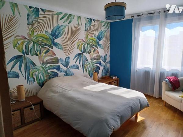 MAISON DE VILLE AVEC JARDIN