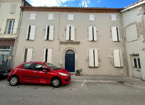 Maison à vendre    5 pièces •  Layrac
