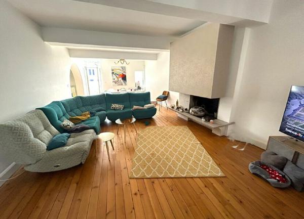 Maison à vendre    5 pièces •  Layrac