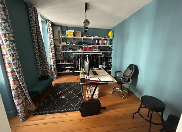 Maison à vendre    5 pièces •  Layrac