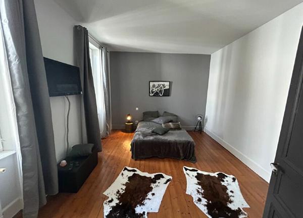 Maison à vendre    5 pièces •  Layrac