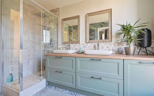 Appartement à vendre    3 pièces • 63,75 m2 Paris 12