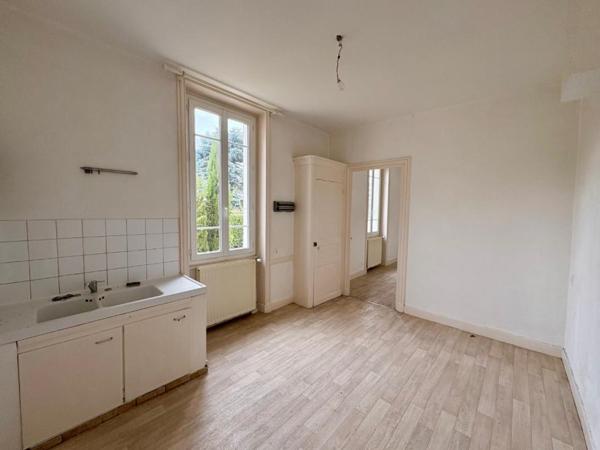 APPARTEMENT T2 A LOUER A LE COTEAU - GARE