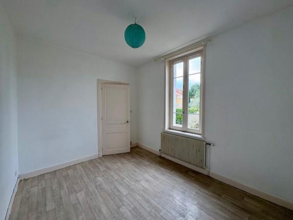 APPARTEMENT T2 A LOUER A LE COTEAU - GARE