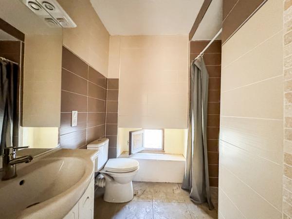 Aubais (30250) (30250) AUBAIS - MAISON DE VILLAGE - 4 PIÈCES - 105M2 - 25 MINUTES DE MONTPELLIER/NÎMES