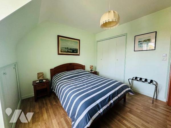 Idéalement située au coeur de Ploumanac'h, cette maison bénéficie d'un emplacement rare, à seul...