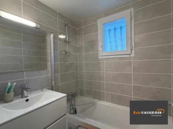 Coulommiers (77120) Maison de plain-pied 98 m², Terrain 685 m², 77510 Doue