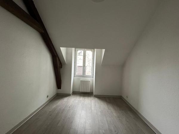 Appartement * 3 Pièces * 61 M² * 44100 Nantes * 790 * 105 * 895,  
Nantes 44100