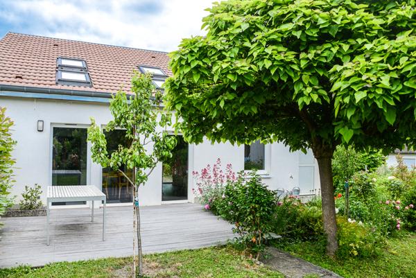 Riedisheim (68400) AU CENTRE DE RIEDISHEIM MAISON DE 260M² 1022 M² DE TERRAIN CLOS ET ARBORE