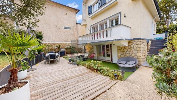 Vente                                                      Maison
                        
                     6 pièces                      160 m2                     à Le Pecq