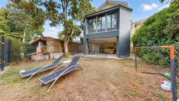 Vente                                                      Maison
                        
                     6 pièces                      160 m2                     à Le Pecq