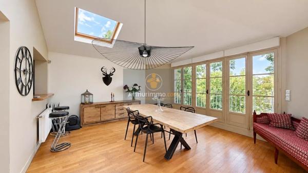 Vente                                                      Maison
                        
                     6 pièces                      160 m2                     à Le Pecq