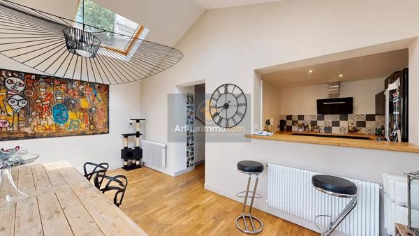 Vente                                                      Maison
                        
                     6 pièces                      160 m2                     à Le Pecq