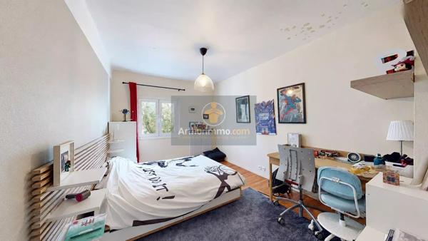 Vente                                                      Maison
                        
                     6 pièces                      160 m2                     à Le Pecq