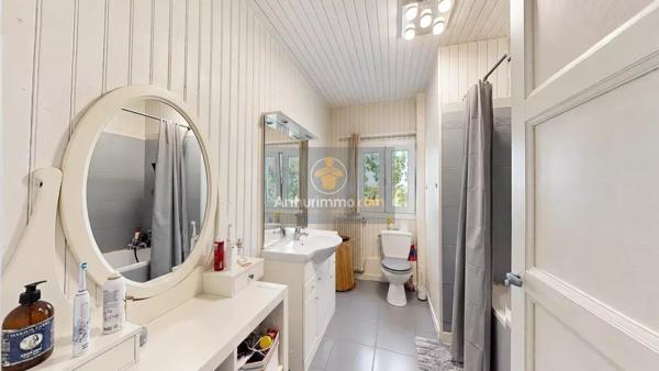 Vente                                                      Maison
                        
                     6 pièces                      160 m2                     à Le Pecq