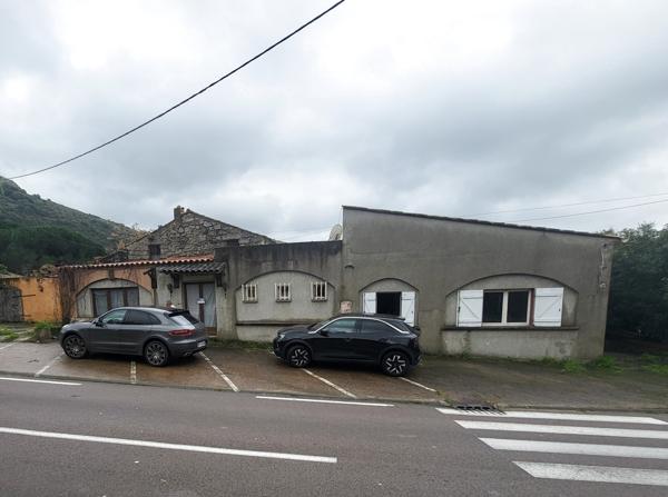 Local commercial 300m2 avec possibilité d'agrandissement- proche d'Ajaccio Eccica-Suarella (20117)