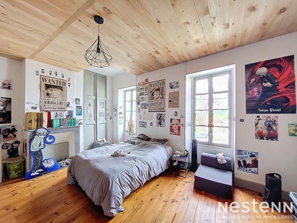 A Vendre Maison en pierre rénovée de 160 m² avec jardin à proximité immédiate des commodités