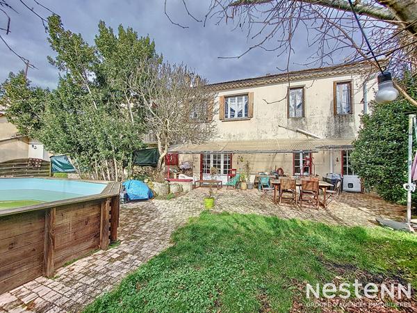 A Vendre Maison en pierre rénovée de 160 m² avec jardin à proximité immédiate des commodités