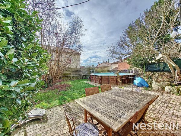 A Vendre Maison en pierre rénovée de 160 m² avec jardin à proximité immédiate des commodités