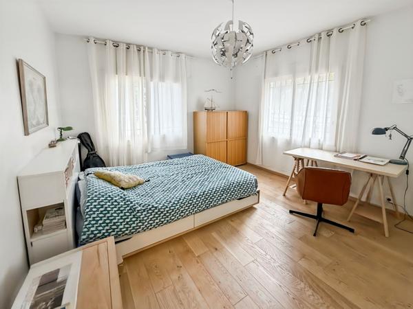 Appartement 5 pièces 135.74 m2