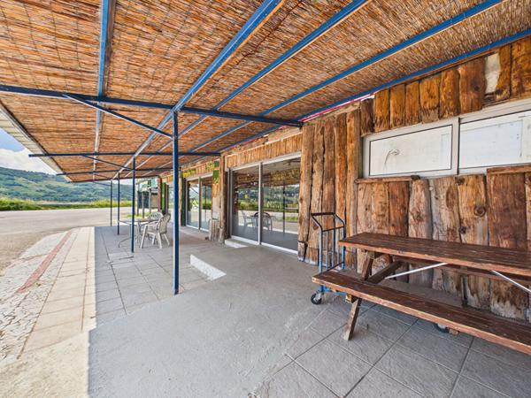 Maison d'habitation et local commercial