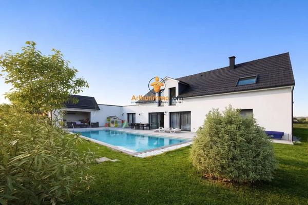 Vente                                                      Maison
                        
                     5 pièces                      237 m2                     à Lourdes