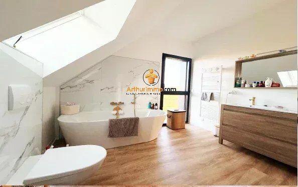 Vente                                                      Maison
                        
                     5 pièces                      237 m2                     à Lourdes