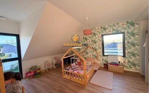 Vente                                                      Maison
                        
                     5 pièces                      237 m2                     à Lourdes