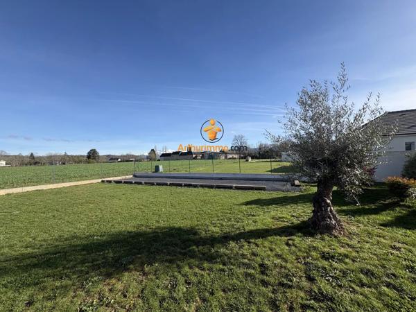 Vente                                                      Maison
                        
                     5 pièces                      237 m2                     à Lourdes