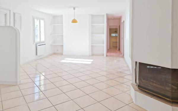 Maison à vendre    4 pièces •  Rians