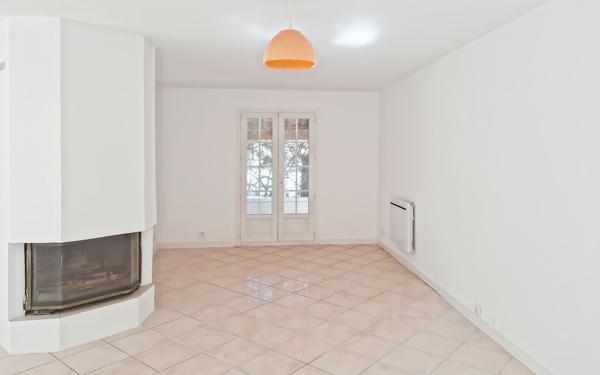 Maison à vendre    4 pièces •  Rians