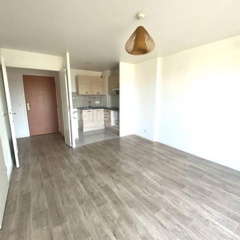 Résidence récente Appartement 2 pièces proche Centre Ville/RER E