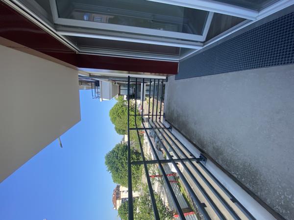 Résidence récente Appartement 2 pièces proche Centre Ville/RER E