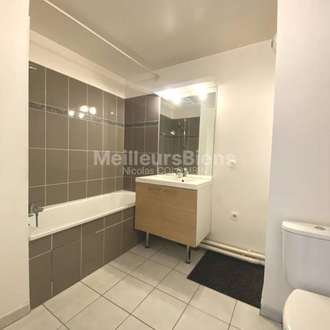 Résidence récente Appartement 2 pièces proche Centre Ville/RER E