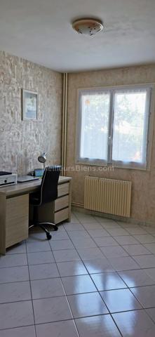 Trélazé, Village des Plaines, maison 5 pièces de plain pied de 102 m2