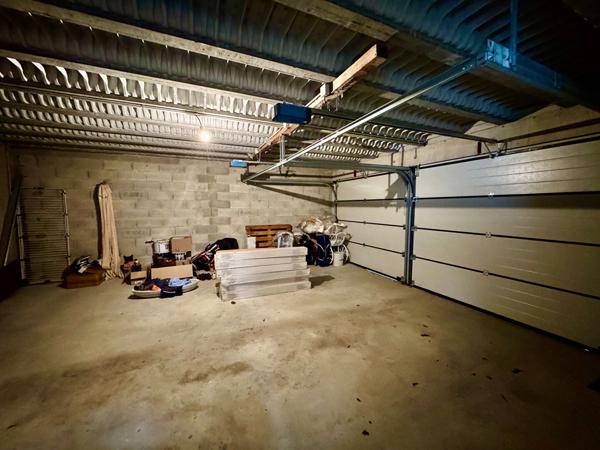 Local d'activité 4 pièces 710 m2
