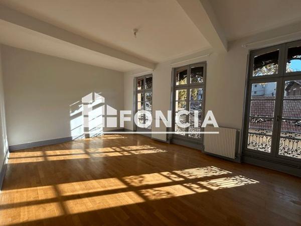 Location Appartement 4 pièces 162.37 m² - 45 RUE EMILE POUVILLON Montauban 82000